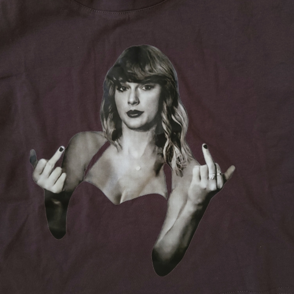 Taylor Swift Crop Top - Picture 2 of 4